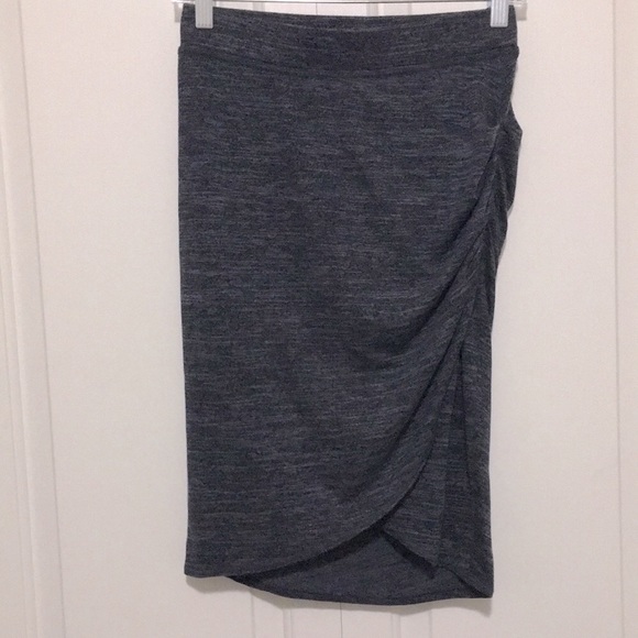 Aritzia - Wilfred Free skirt - Picture 1 of 5